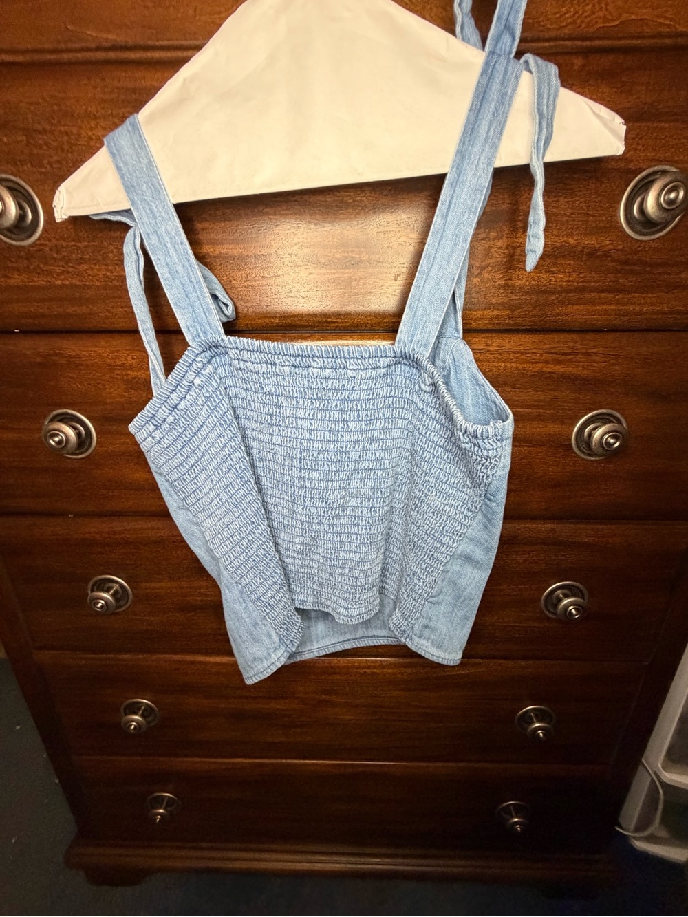 Old Navy Light Blue Denim Tie-Shoulder Crop Top - Picture 2 of 2